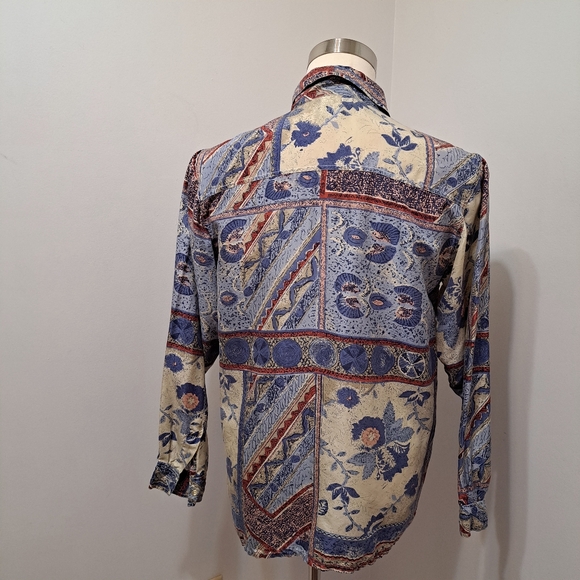 Vintage 100% Silk Rare Find - Picture 3 of 11